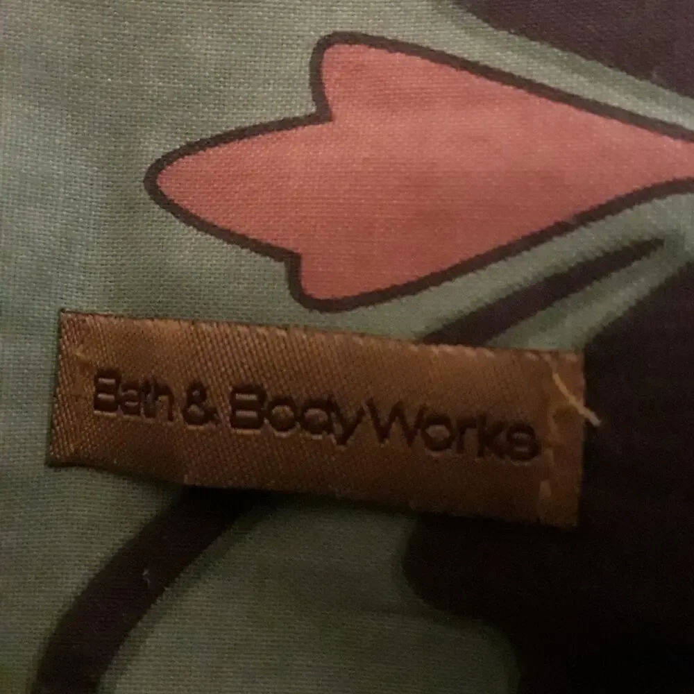 Bath and Body Work's Green Faux Suede Wrislet Hand Bag Purse